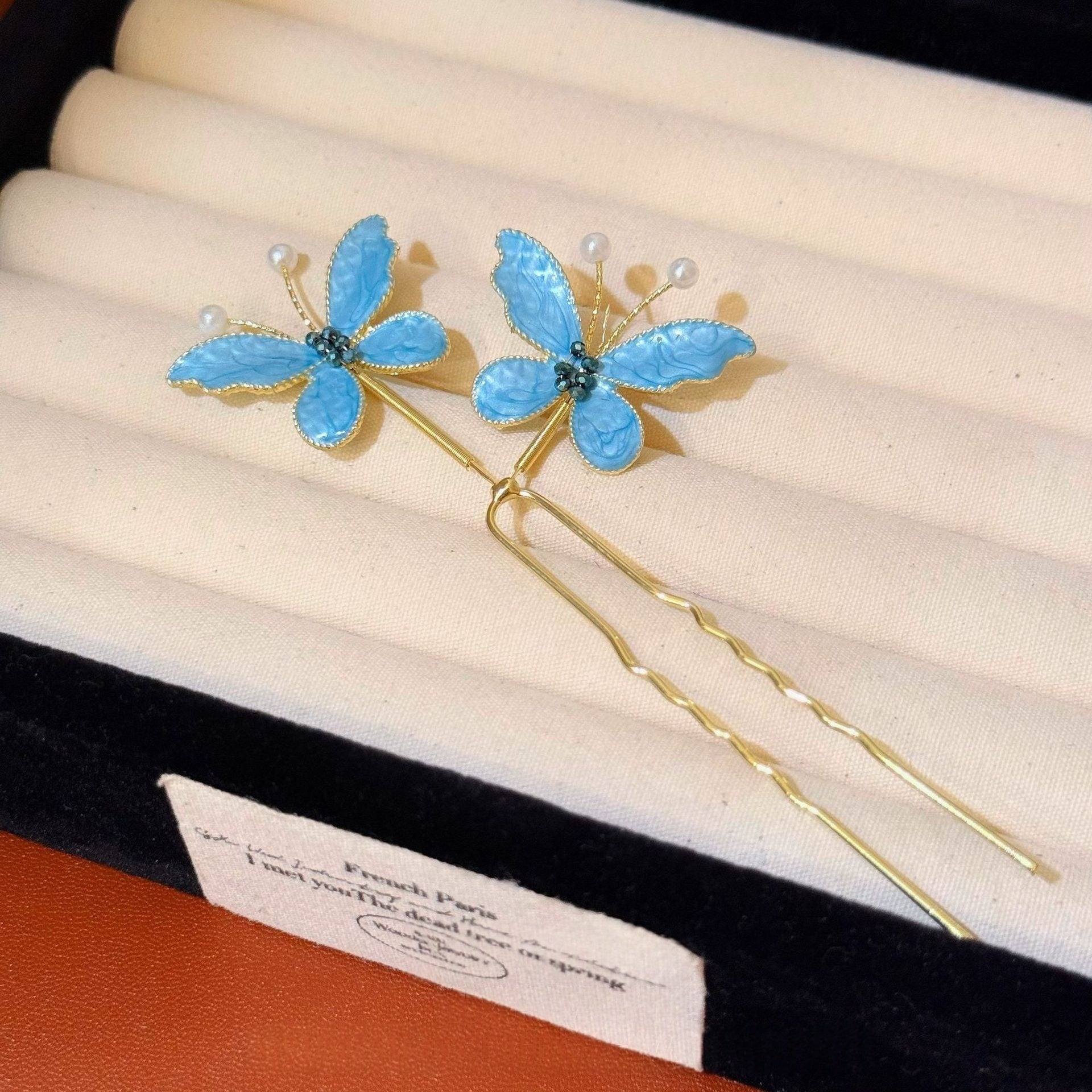 Ethnic-style Crescent-shaped Tassel Hairpin