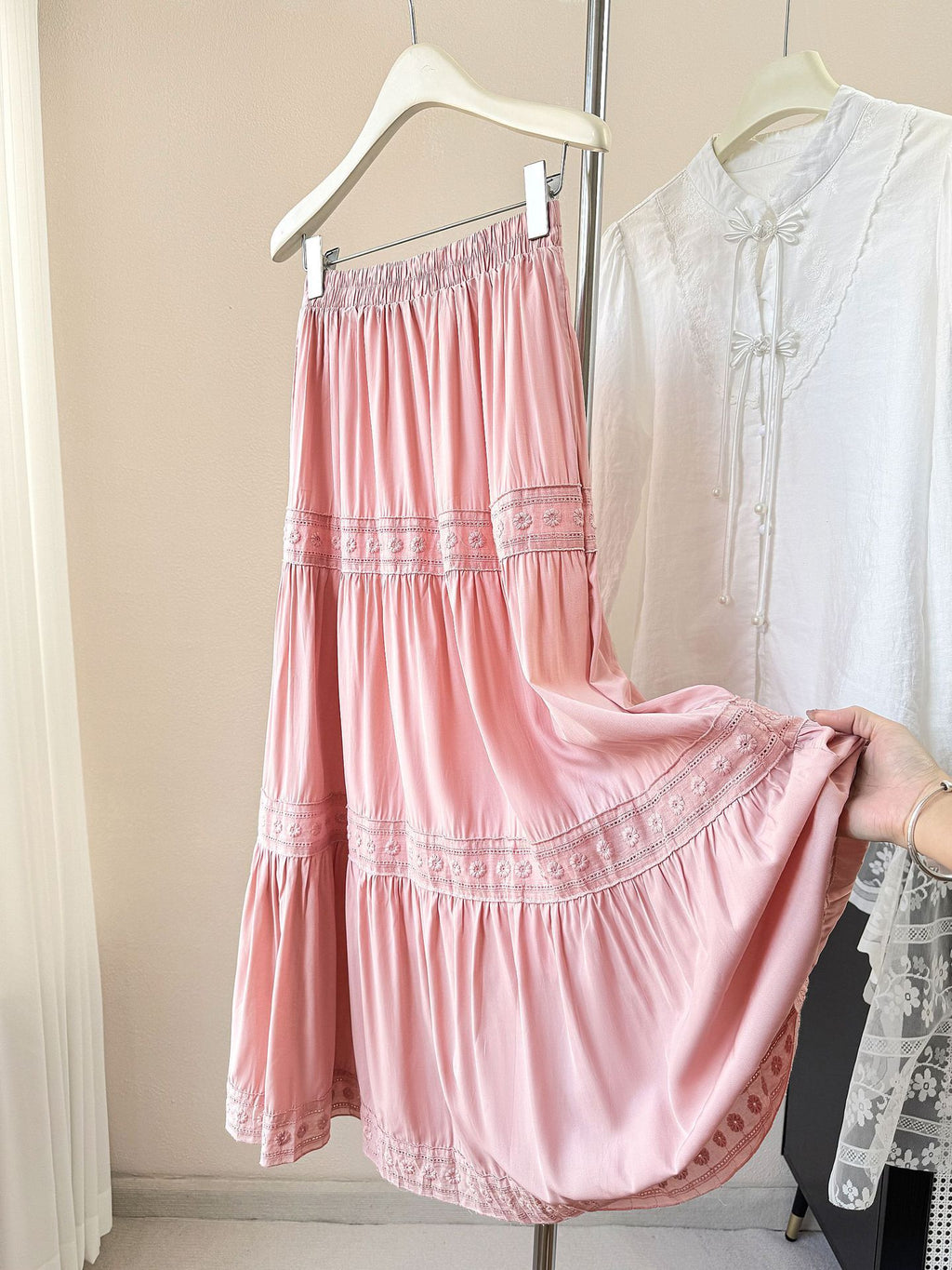 Versatile Floral Embroidered Lace Trim Midi Skirt