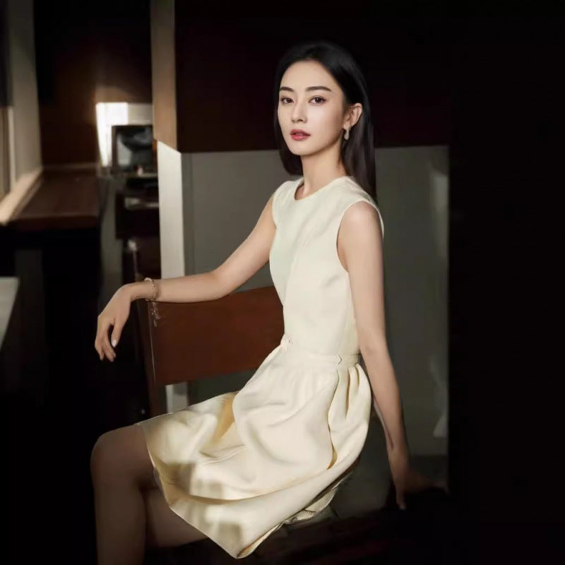Elegant Figure-flattering Evening Dress For Women