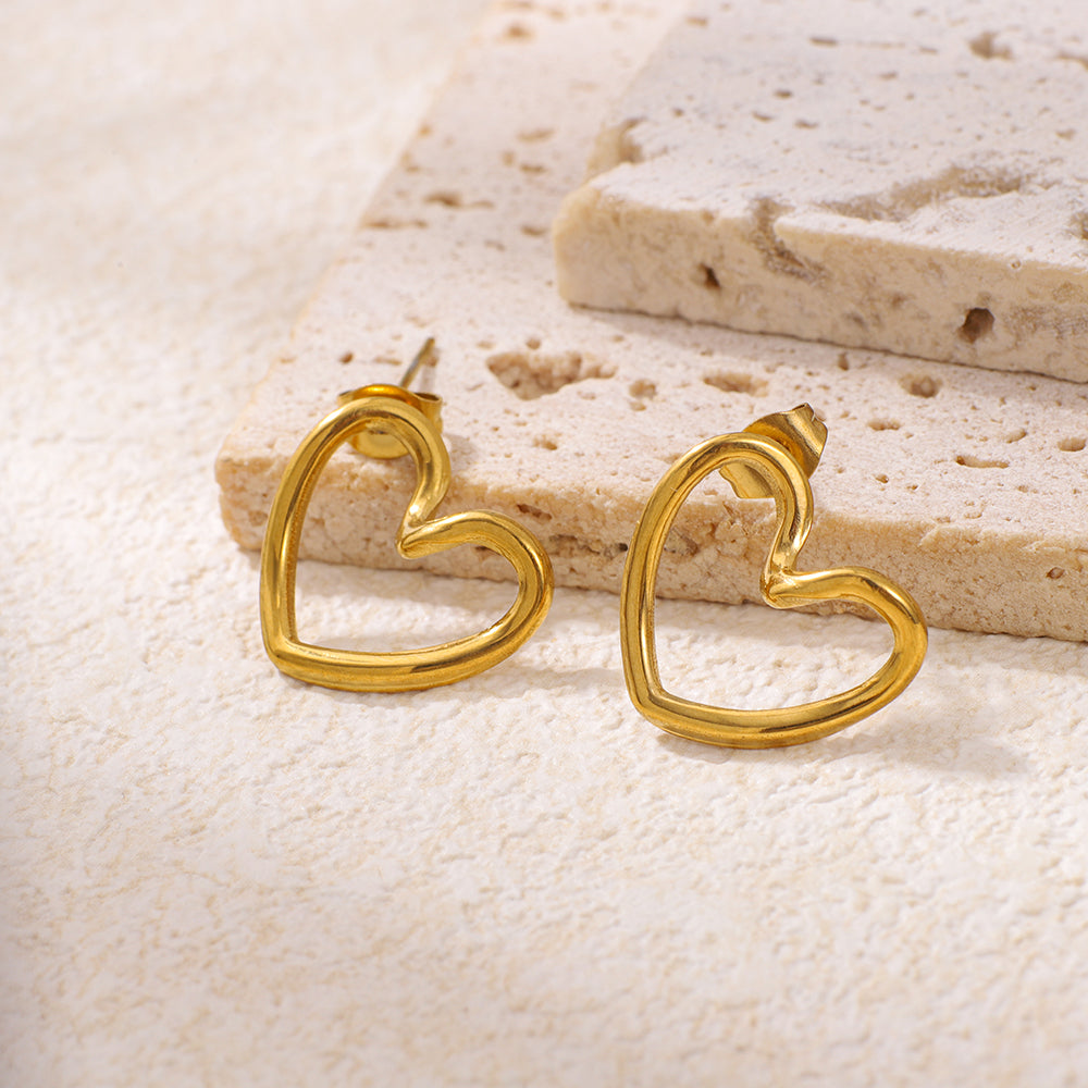 Stainless Steel Minimalist Hollow-out Heart-shaped Pendant Necklace
