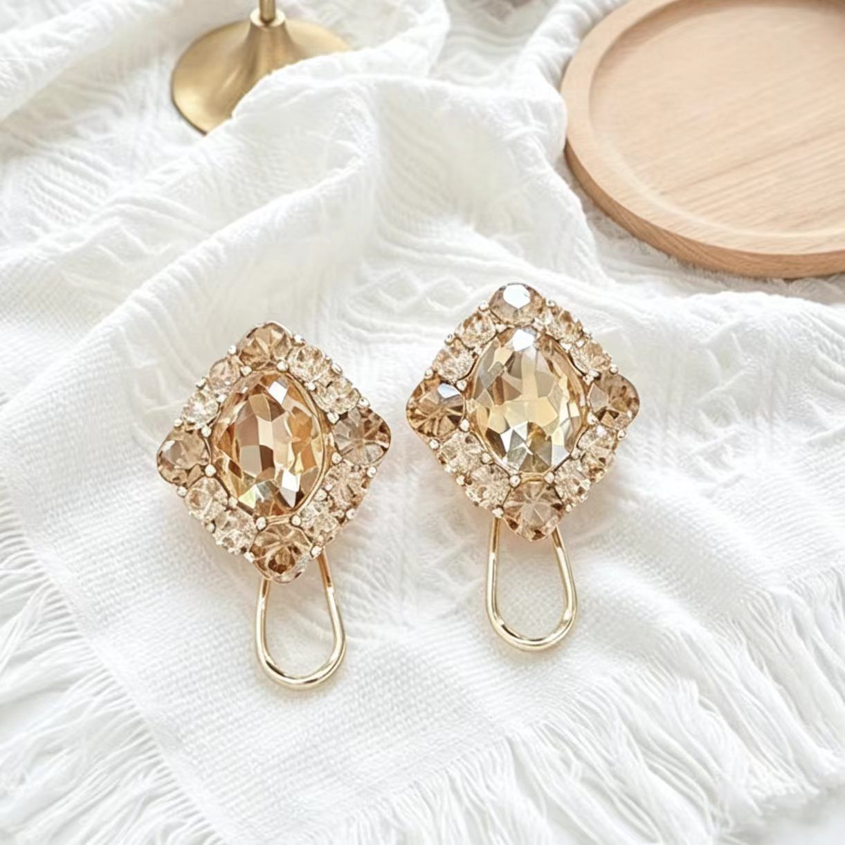 Fashion Gold Super Sparkling Champagne Diamond Inlaid Rhombus Stud Earrings, Minimalist Retro Elegant High-End Exquisite Ear Jewelry For Autumn & Winter