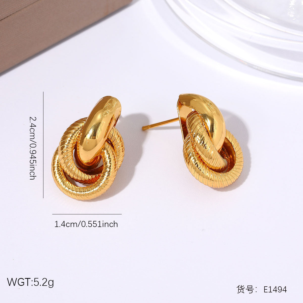 Elegant Gold Stainless Steel Titanium Steel Earrings, Niche High-End Light Luxury Style Colorfast Daily Wear Studs