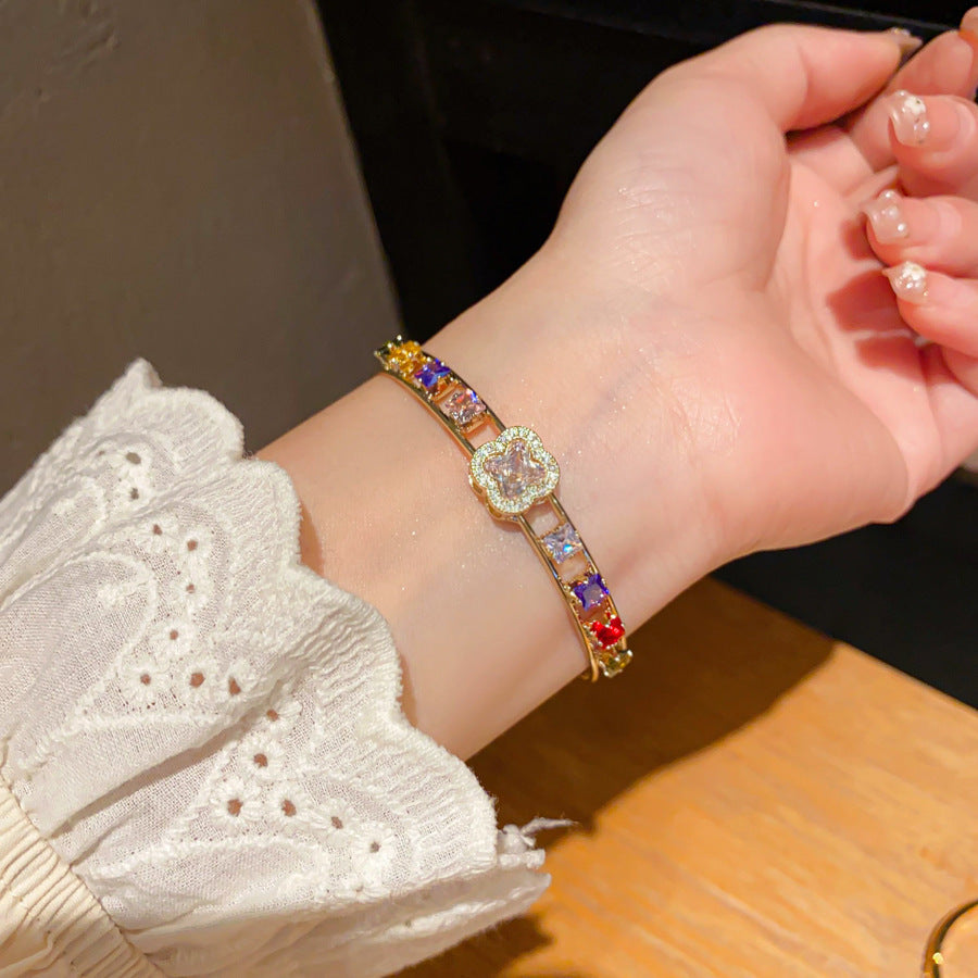 Classic Vintage European  Zircon Inlaid Bracelet, French Elegant Temperament Sparkly Rhinestone Light Luxury Fashion Bangle